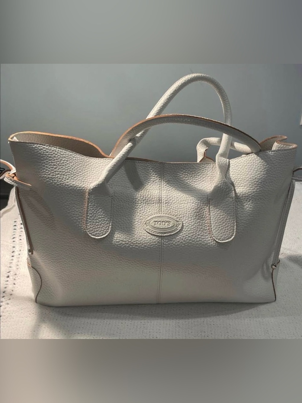White Pebbled fake Leather Tote bag 10x18